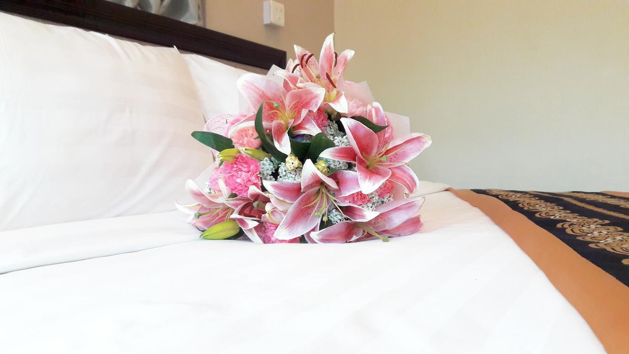 Grand Laurel Hotel Yangon Exterior photo