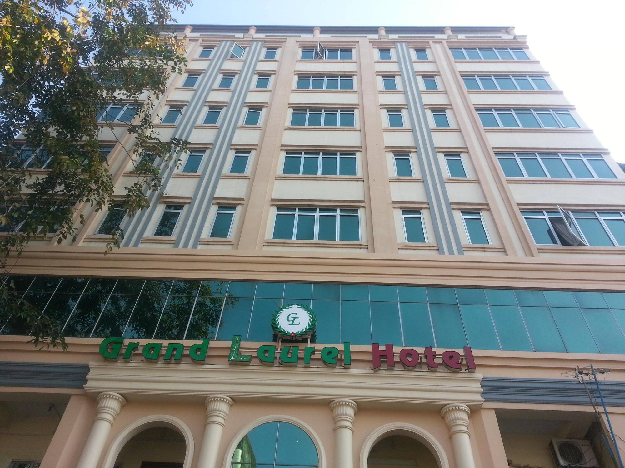 Grand Laurel Hotel Yangon Exterior photo