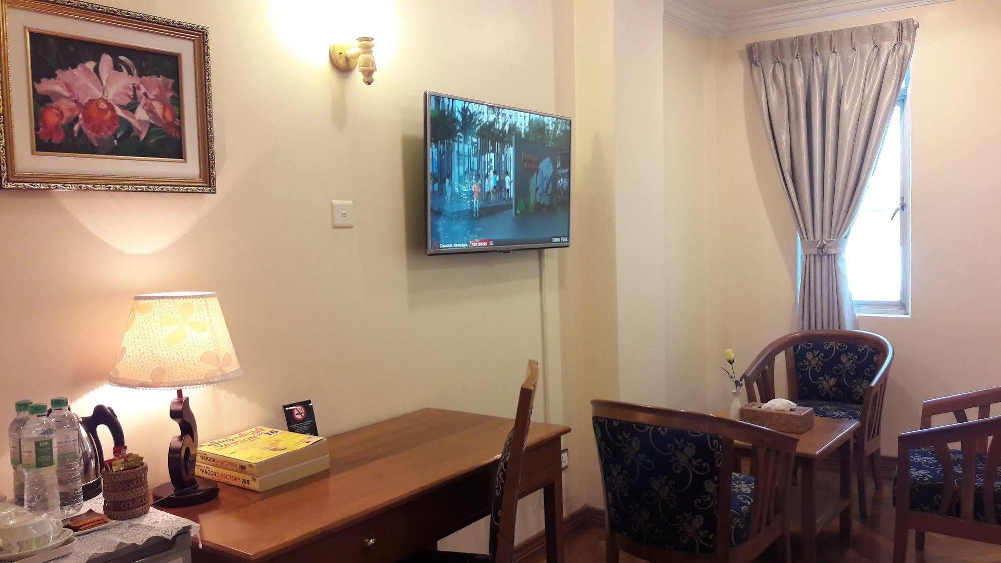 Grand Laurel Hotel Yangon Exterior photo